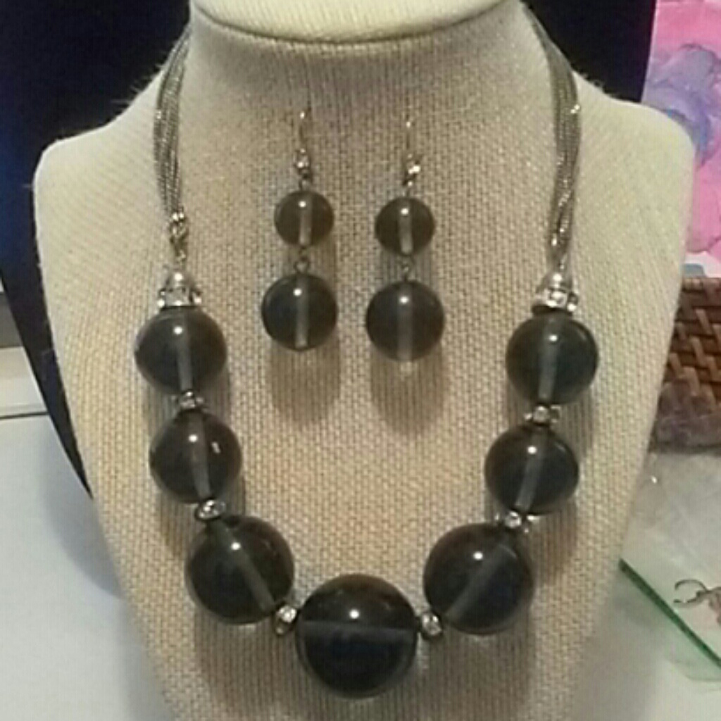 Kenneth Cole Smoky Gray Set 38$